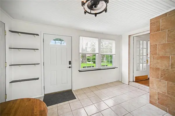 8409 NW Hilltop RD, Parkville, MO 64152