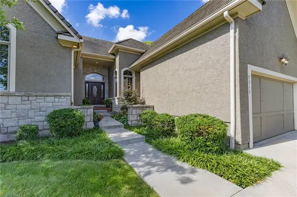 5313 W 124th TER, Leawood, KS 66209