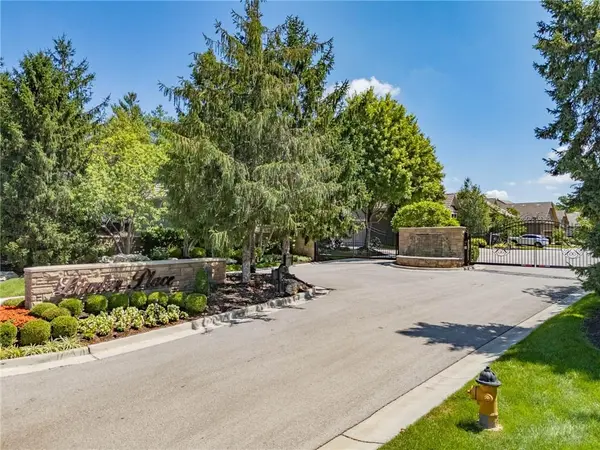 5313 W 124th TER, Leawood, KS 66209