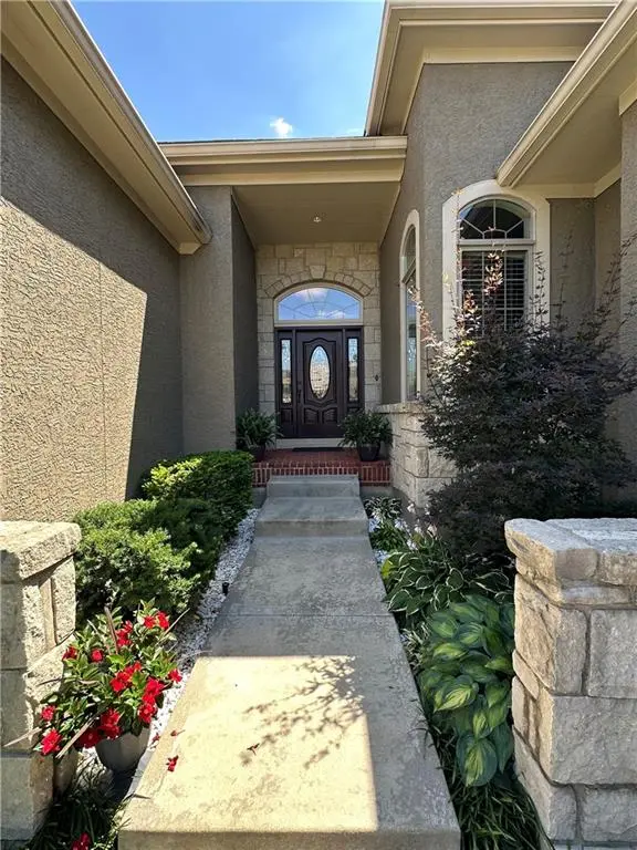 5313 W 124th TER, Leawood, KS 66209