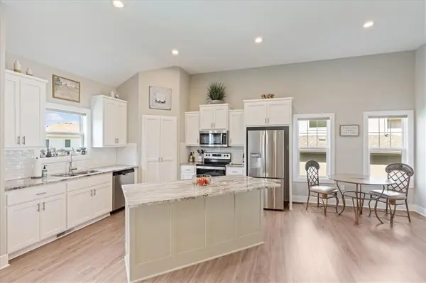 31408 W 85th TER, De Soto, KS 66018
