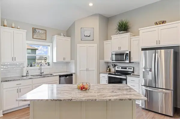 31408 W 85th TER, De Soto, KS 66018
