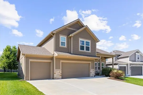 31408 W 85th TER, De Soto, KS 66018