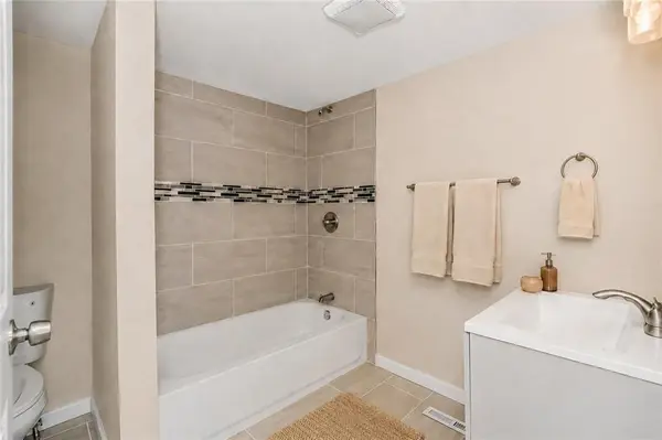 1613 Poplar AVE, Kansas City, MO 64127