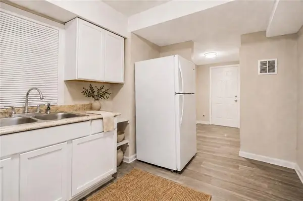 8411 Olive ST, Kansas City, MO 64132