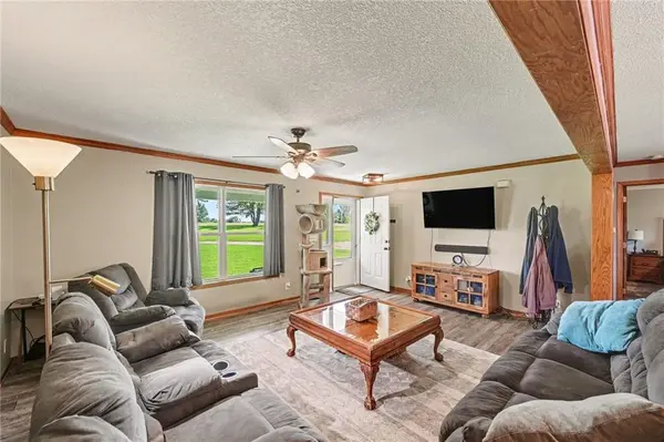 9241 Hamm DR, Oskaloosa, KS 66066