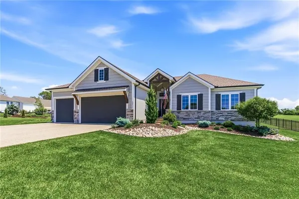 13711 Woodland Ranch DR, Lone Jack, MO 64086