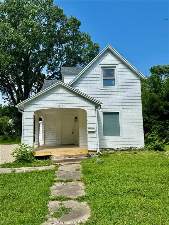 1216 S Cedar ST, Ottawa, KS 66067