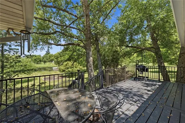 1116 W Hubach Hill RD, Raymore, MO 64083
