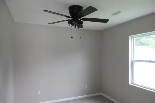 327 W 9th AVE, Garnett, KS 66032