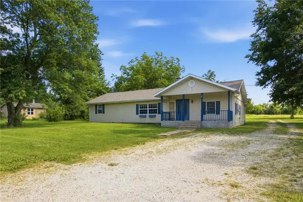 2278 Jayhawk RD, Fort Scott, KS 66701