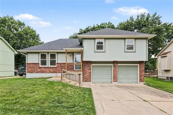 605 SE Westwind DR, Lee's Summit, MO 64063