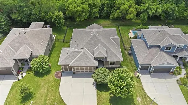 404 SE Mill Creek DR, Lee's Summit, MO 64063