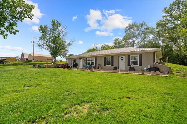 16527 Varner RD, Mayview, MO 64071