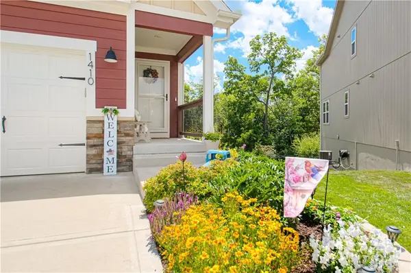 1410 Camden CT, Raymore, MO 64083