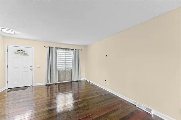 921 N Jan-Mar DR, Olathe, KS 66061