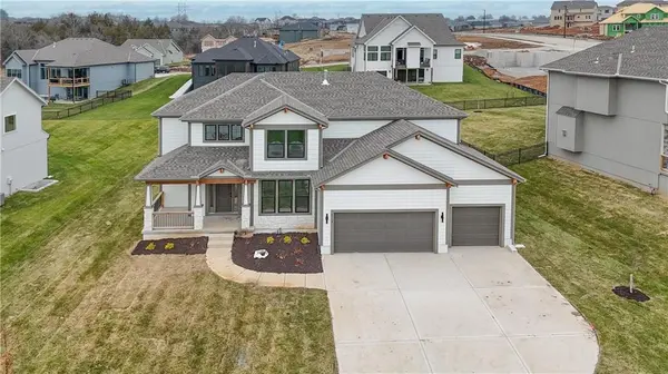 6034 Arapahoe ST, Shawnee, KS 66226