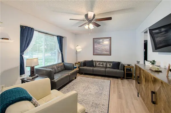 209 SW Palo DR, Blue Springs, MO 64014