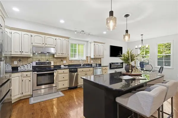 11813 W 138th ST, Overland Park, KS 66221