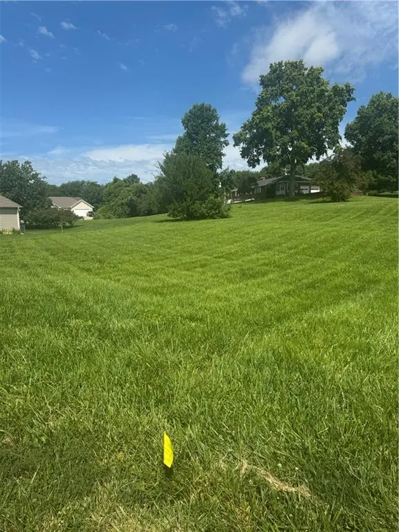 4311 Hidden Valley DR, St Joseph, MO 64506