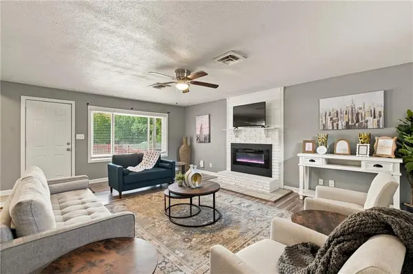6700 Crisp AVE, Raytown, MO 64133