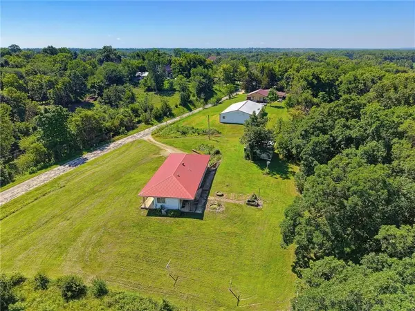 653 N 2nd ST, Spickard, MO 64683