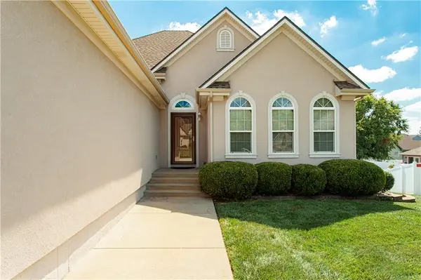 707 NW Baytree CIR, Grain Valley, MO 64029