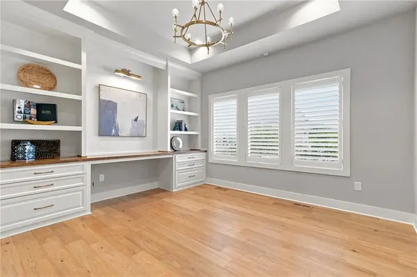 9311 W 168th TER, Overland Park, KS 66085