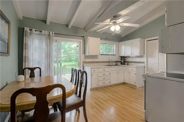 9409 E 69th ST, Raytown, MO 64133