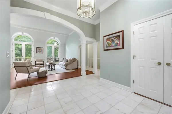 6305 W 92 ST, Overland Park, KS 66212