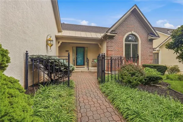 6305 W 92 ST, Overland Park, KS 66212