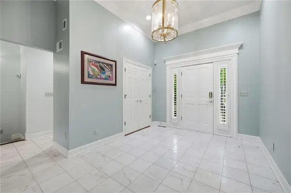 6305 W 92 ST, Overland Park, KS 66212