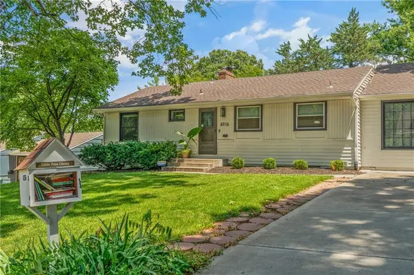 4916 W 78th PL, Prairie Village, KS 66208