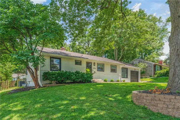 4916 W 78th PL, Prairie Village, KS 66208