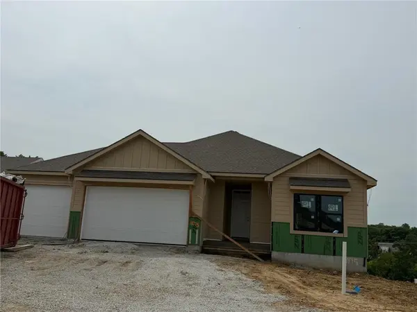 13775 NW 70th ST, Parkville, MO 64152