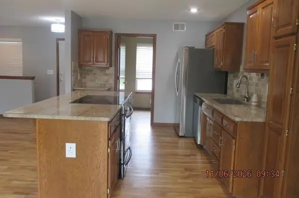 1024 SW Hillcrest DR, Blue Springs, MO 64015