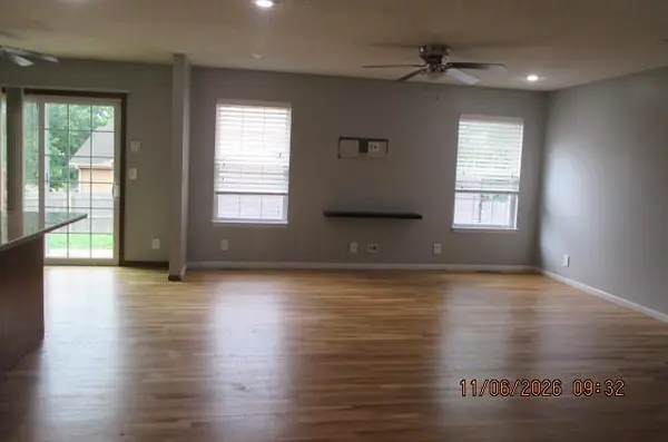 1024 SW Hillcrest DR, Blue Springs, MO 64015