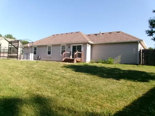 1024 SW Hillcrest DR, Blue Springs, MO 64015