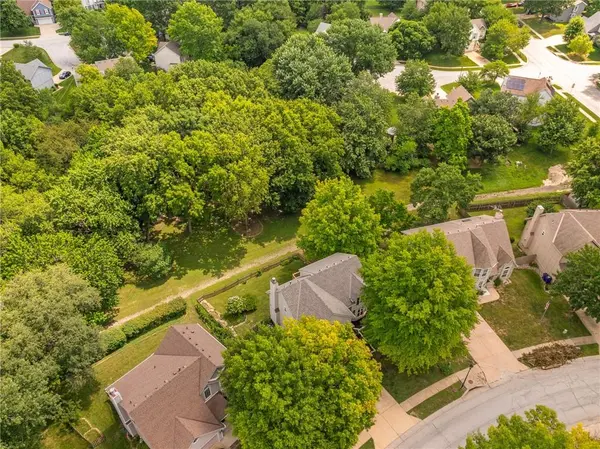 1412 N Anne Shirley DR, Olathe, KS 66061
