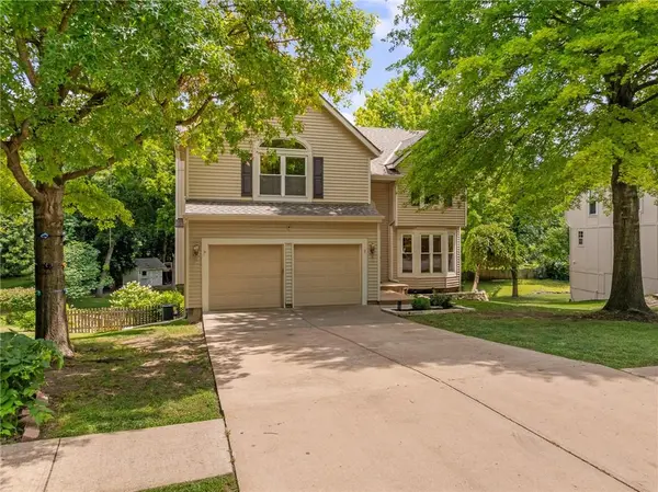 1412 N Anne Shirley DR, Olathe, KS 66061