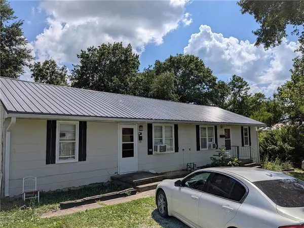 301-303 E McKissock ST, Knob Noster, MO 65336