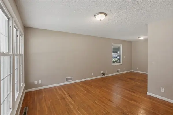 5206 Palmer DR, Kansas City, MO 64129