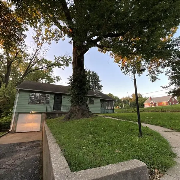 5800 Yecker AVE, Kansas City, KS 66104