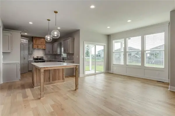 16941 S Brentwood ST, Olathe, KS 66062