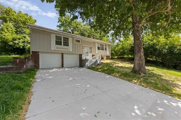 4210 E 53rd ST, Kansas City, MO 64130