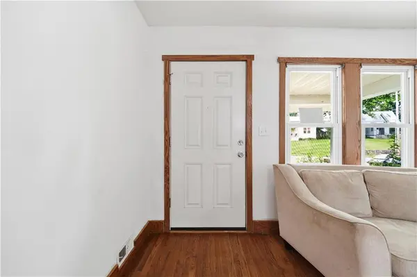 531 E College ST, Independence, MO 64050