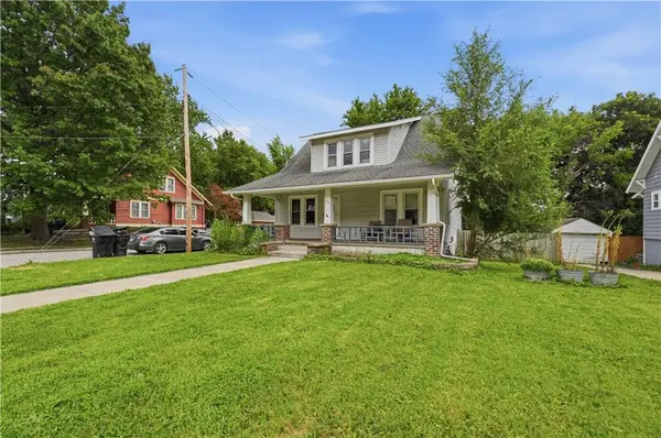 531 E College ST, Independence, MO 64050