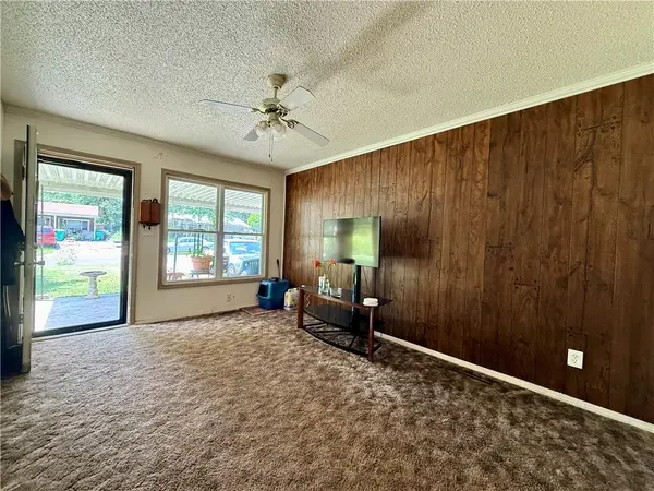 2705 S 52nd ST, Kansas City, KS 66106