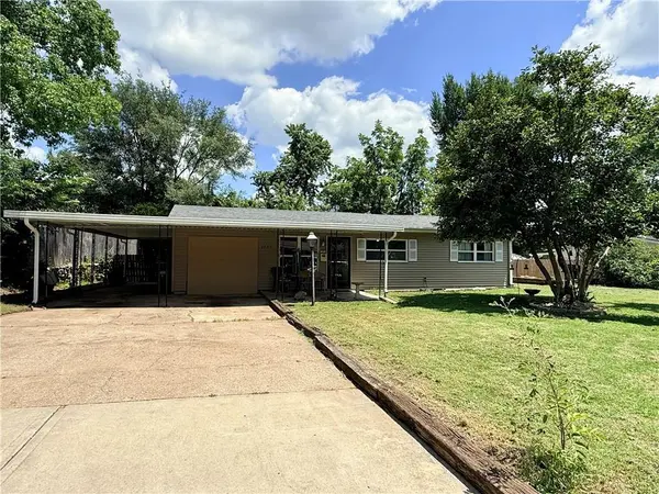 2705 S 52nd ST, Kansas City, KS 66106