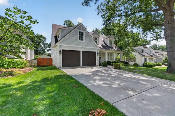 4907 W 69th TER, Prairie Village, KS 66208